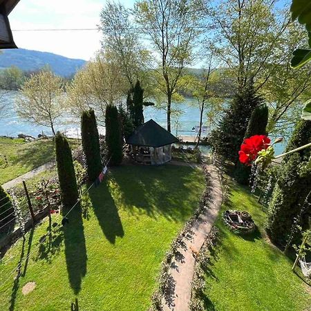 Apartman "Kapetana Luka" Ljubovija Exterior foto