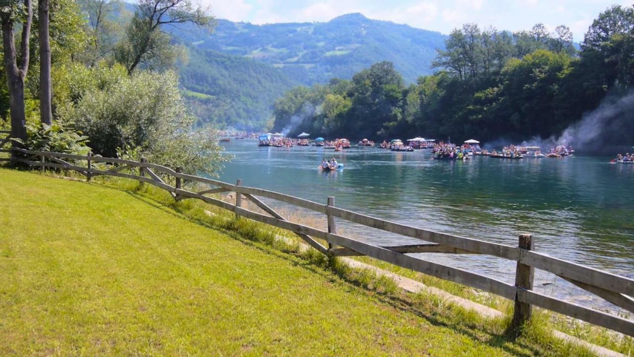 Apartman "Kapetana Luka" Ljubovija Exterior foto